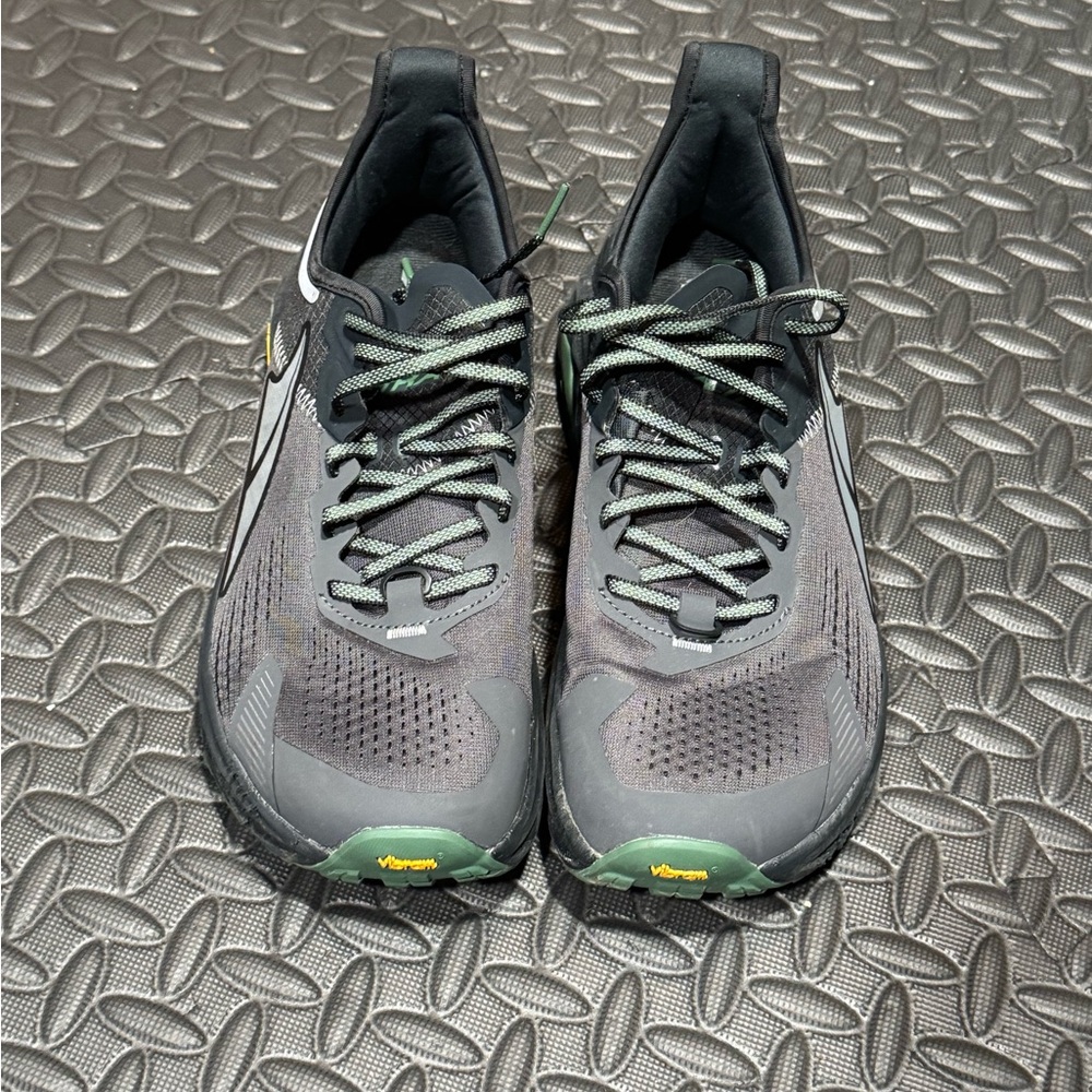 Altra Men's Gray and Green Athletic Shoes